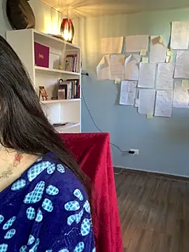 Snapshot of Canneela chatting on 10/24/25, 01:07 Canneela online show from 10/24/25, 01:07