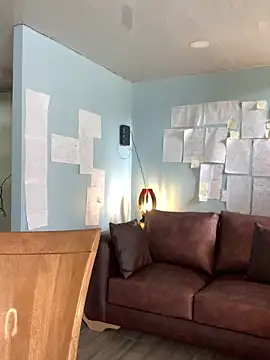 Snapshot of Canneela chatting on 11/22/25, 06:07 Canneela online show from 11/22/25, 06:07