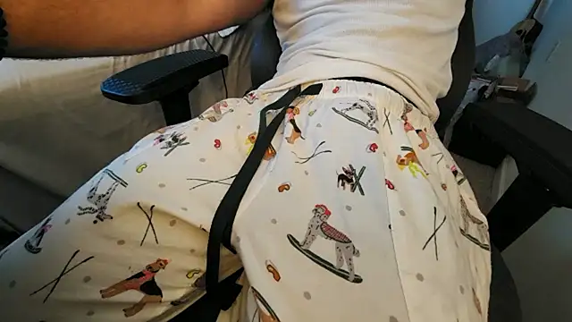 Snapshot of catt18 chatting on 10/26/25, 08:15 catt18 online show from 10/26/25, 08:15