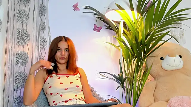 Snapshot of ScarlettVelour chatting on 10/27/25, 06:34 ScarlettVelour online show from 10/27/25, 06:34