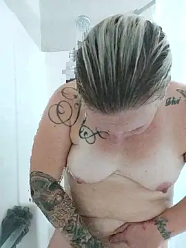 Snapshot of smoothlikemilk09 chatting on 11/06/25, 04:02 smoothlikemilk09 online show from 11/06/25, 04:02