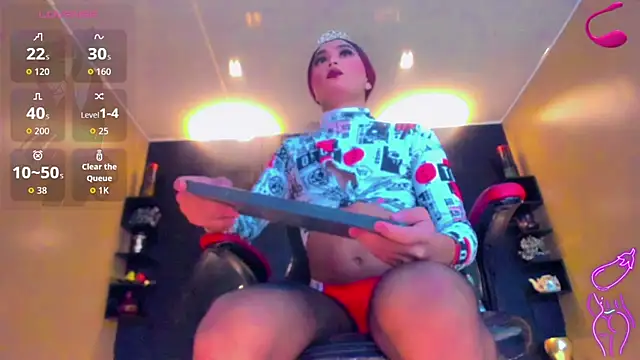 Natasha clifford online show from 11/11/25, 07:14