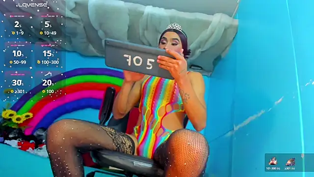 Natasha clifford online show from 11/18/25, 07:18