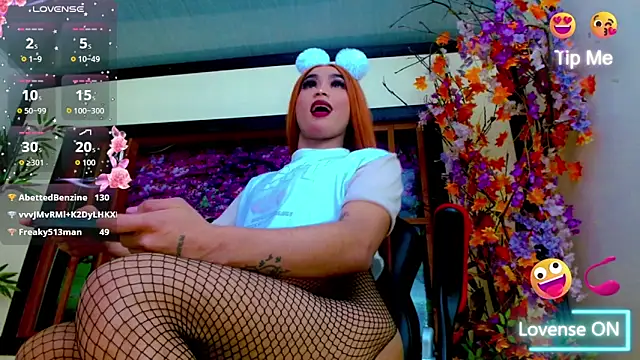 Snapshot of Natasha_clifford chatting on 12/19/25, 07:21 Natasha clifford online show from 12/19/25, 07:21