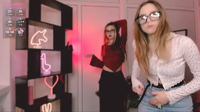 luna tin online show from 10/18/25, 11:44