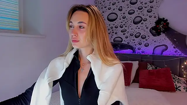 Snapshot of AlexaWilds chatting on 01/11/26, 01:27 AlexaWilds online show from 01/11/26, 01:27