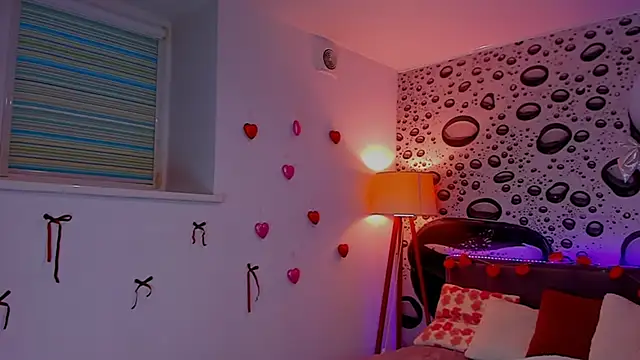 Snapshot of AlexaWilds chatting on 02/08/26, 01:47 AlexaWilds online show from 02/08/26, 01:47