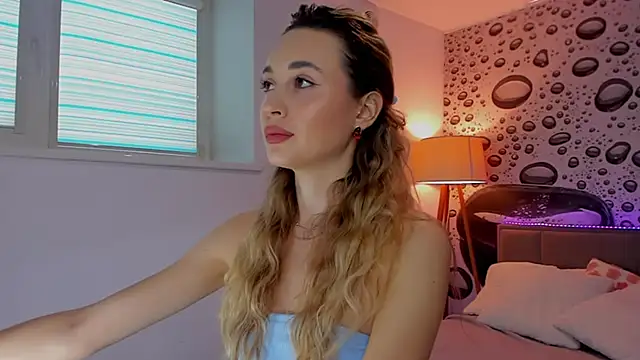 Snapshot of AlexaWilds chatting on 02/22/26, 12:47 AlexaWilds online show from 02/22/26, 12:47