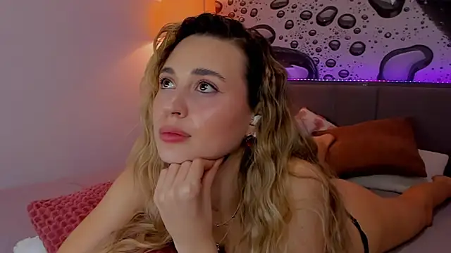 Snapshot of AlexaWilds chatting on 02/23/26, 12:52 AlexaWilds online show from 02/23/26, 12:52