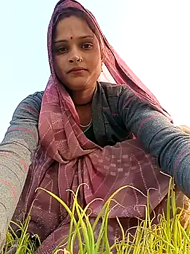 Snapshot of Sapna9685 chatting on 12/19/25, 10:11 Sapna9685 online show from 12/19/25, 10:11