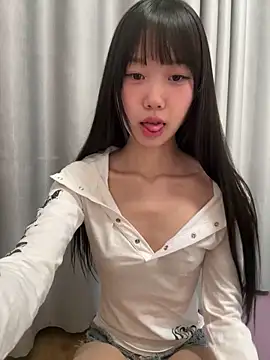 Snapshot of xinyu789 chatting on 01/17/26, 12:32 xinyu789 online show from 01/17/26, 12:32