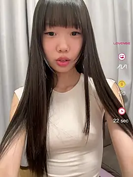 Snapshot of xinyu789 chatting on 05/13/26, 01:30 xinyu789 online show from 05/13/26, 01:30