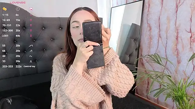 nikolevoshkie  online show from 11/28/25, 08:11