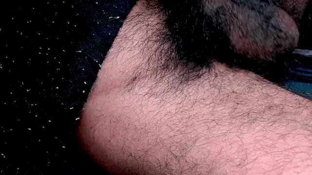 Snapshot of funndudd chatting on 12/21/25, 02:19 funndudd online show from 12/21/25, 02:19