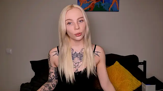 Snapshot of heymilk chatting on 02/10/26, 06:01 heymilk online show from 02/10/26, 06:01