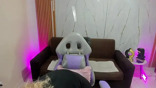 Snapshot of Juanitarubia chatting on 12/05/25, 07:21 Juanitarubia online show from 12/05/25, 07:21