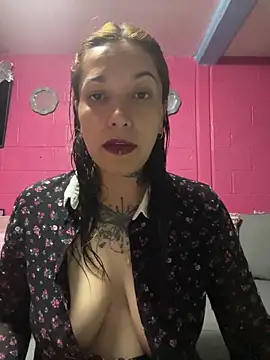 Snapshot of emperatrixsex chatting on 05/18/26, 03:02 emperatrixsex online show from 05/18/26, 03:02