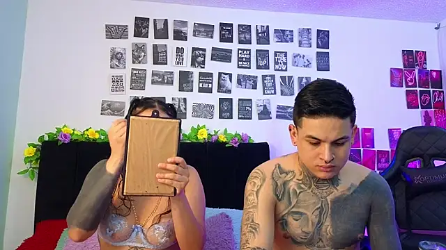 Snapshot of Sarahandzack chatting on 09/20/25, 07:59 Sarahandzack online show from 09/20/25, 07:59