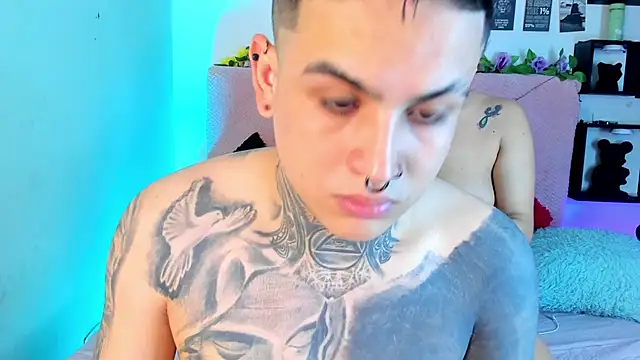 Snapshot of Sarahandzack chatting on 11/16/25, 06:41 Sarahandzack online show from 11/16/25, 06:41