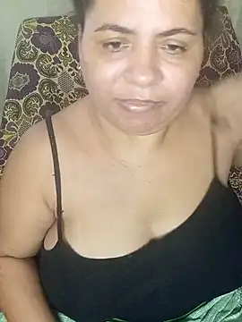 Snapshot of Ravena2290 chatting on 12/20/25, 11:50 Ravena2290 online show from 12/20/25, 11:50