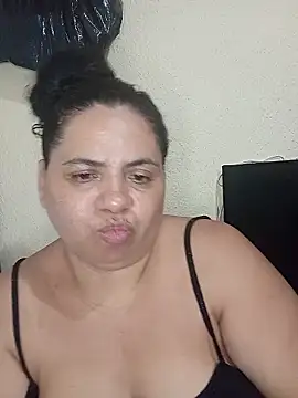 Snapshot of Ravena2290 chatting on 01/11/26, 12:04 Ravena2290 online show from 01/11/26, 12:04