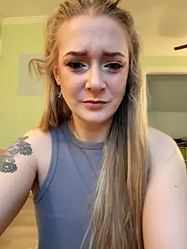 Snapshot of _Karizma_ chatting on 12/20/25, 12:45 Karizma online show from 12/20/25, 12:45