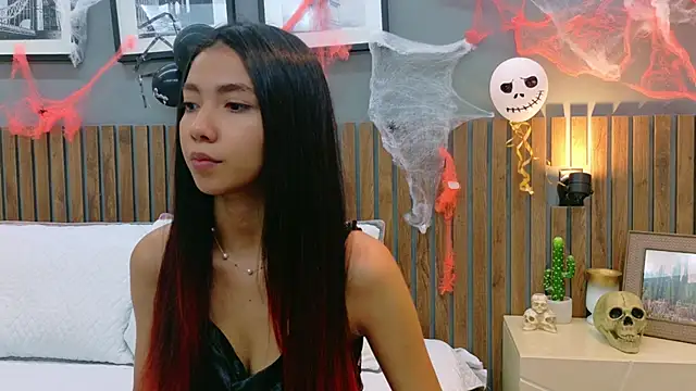 luna roja25 online show from 10/24/25, 01:40