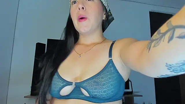 tianastone  online show from 11/27/25, 02:57