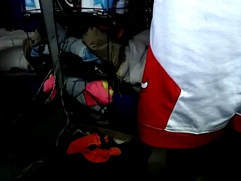 Snapshot of crystal_new chatting on 09/17/25, 05:25 crystal new online show from 09/17/25, 05:25