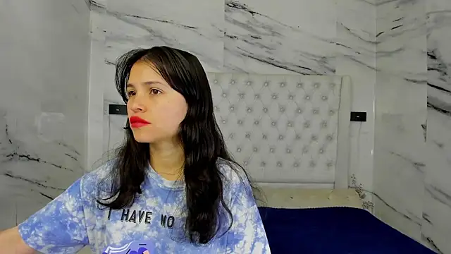 Snapshot of Ari_and_Storm chatting on 09/26/25, 02:32 Ari and Storm online show from 09/26/25, 02:32