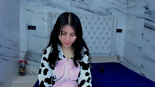 Snapshot of Ari_and_Storm chatting on 09/30/25, 02:33 Ari and Storm online show from 09/30/25, 02:33