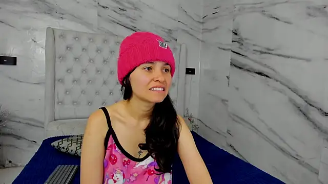 Snapshot of Ari_and_Storm chatting on 10/02/25, 02:35 Ari and Storm online show from 10/02/25, 02:35