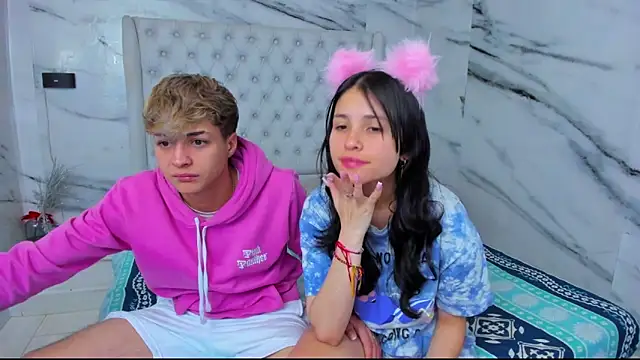 Snapshot of Ari_and_Storm chatting on 10/16/25, 01:45 Ari and Storm online show from 10/16/25, 01:45