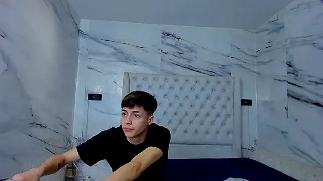 Ari and Storm online show from 12/20/25, 02:02