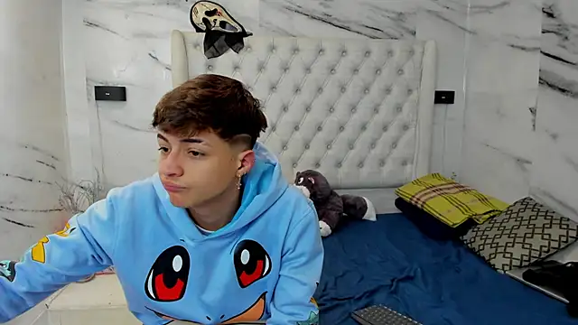 Ari and Storm online show from 01/11/26, 02:55