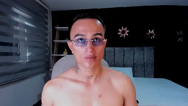 LiamDeep online show from 04/29/26, 08:26