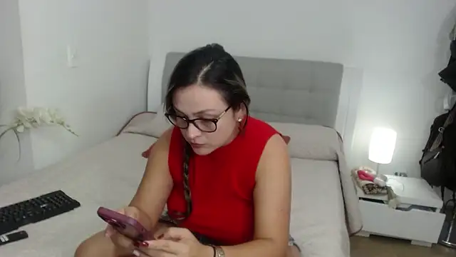 Snapshot of sophie_lopez1 chatting on 12/03/25, 11:47 sophie lopez1 online show from 12/03/25, 11:47