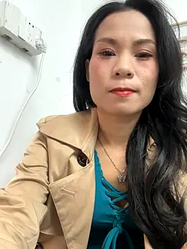 Baby-mmm online show from 11/19/25, 05:40