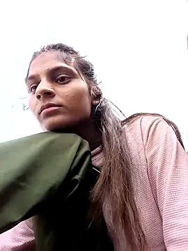 Snapshot of Jyoti_thakurr chatting on 09/15/25, 03:50 Jyoti thakurr online show from 09/15/25, 03:50