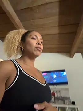 Snapshot of bobbiebbb chatting on 02/16/26, 11:39 bobbiebbb online show from 02/16/26, 11:39