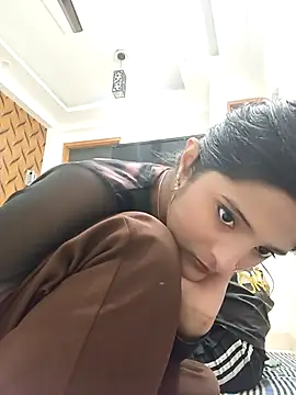 romantic couple1 online show from 10/11/25, 12:43