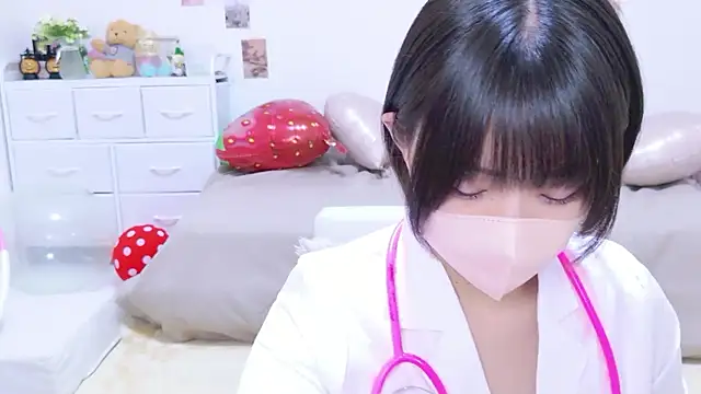 Hinata Sun online show from 04/30/26, 12:44