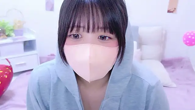 Hinata Sun online show from 05/11/26, 08:28