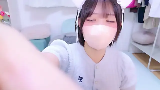 Hinata Sun online show from 06/06/26, 11:59