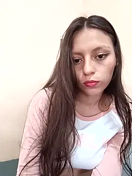 Snapshot of Lahila_ chatting on 12/22/25, 01:30 Lahila online show from 12/22/25, 01:30