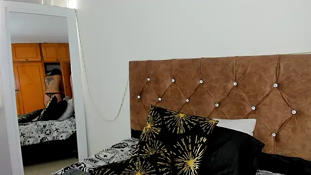 camila collins7 online show from 11/08/25, 12:38