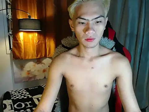 Snapshot of alex_cummer chatting on 04/14/26, 09:54 alex cummer online show from 04/14/26, 09:54