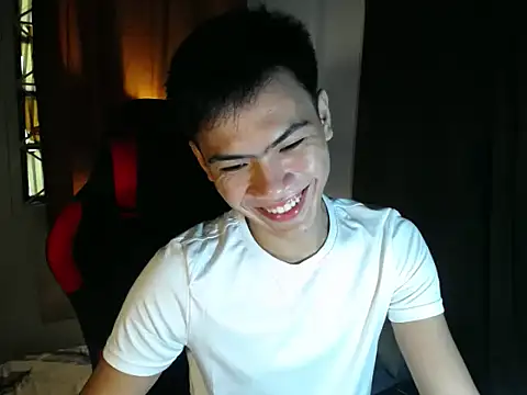 Snapshot of alex_cummer chatting on 05/15/26, 12:39 alex cummer online show from 05/15/26, 12:39
