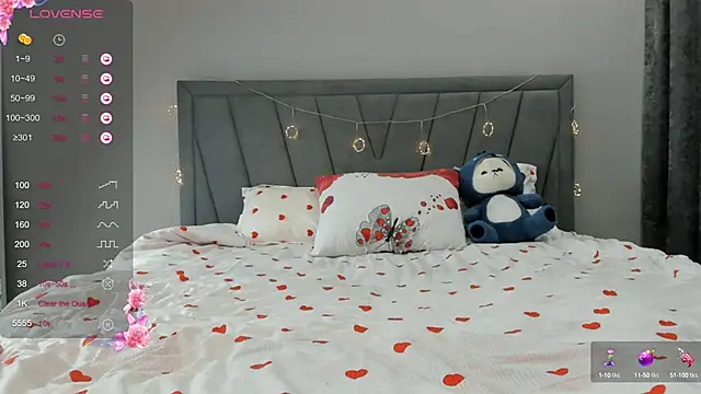 Snapshot of qimiiqo chatting on 10/15/25, 06:19 qimiiqo online show from 10/15/25, 06:19