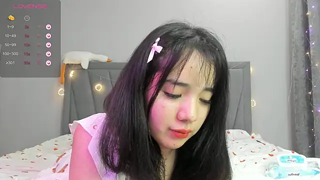 Snapshot of qimiiqo chatting on 04/08/26, 04:51 qimiiqo online show from 04/08/26, 04:51